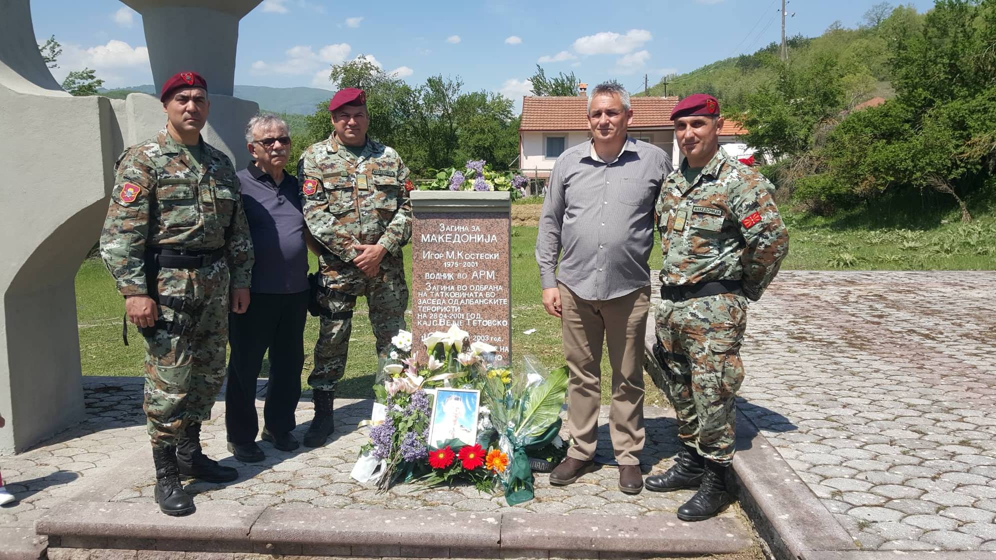 Во Слатино одбележани 17 години од масакрот кај Вејце