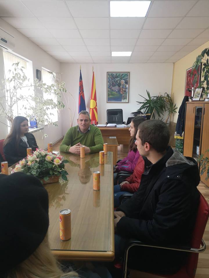 Доделени решенијата за ученички стипенди од општина Дебрца