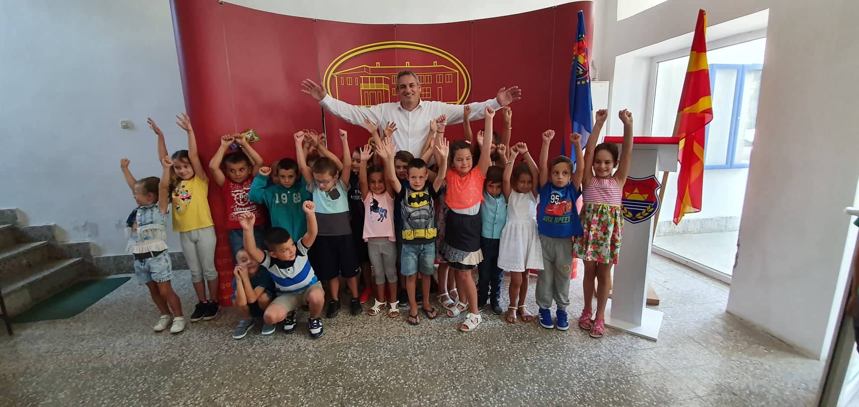 Топло добредојде за првачињата во Дебрца