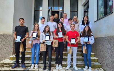Доделени сведителствата на полуматурантите во ООУ Дебрца- Викторија Печоска прогласена за првенец на генерација